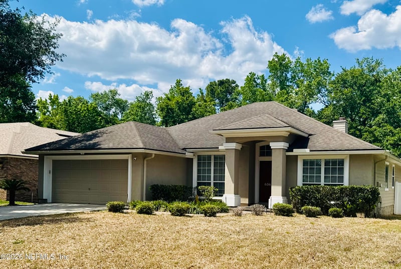 656 Chestwood Chase Dr, Orange Park, FL 32065