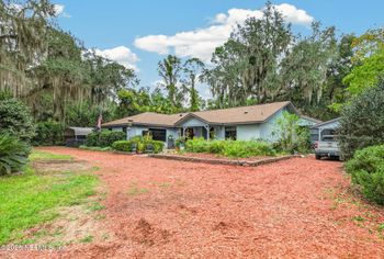 657 SE 2nd Ave, Melrose, FL 32666