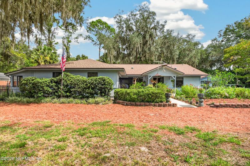 657 SE 2nd Ave, Melrose, FL 32666
