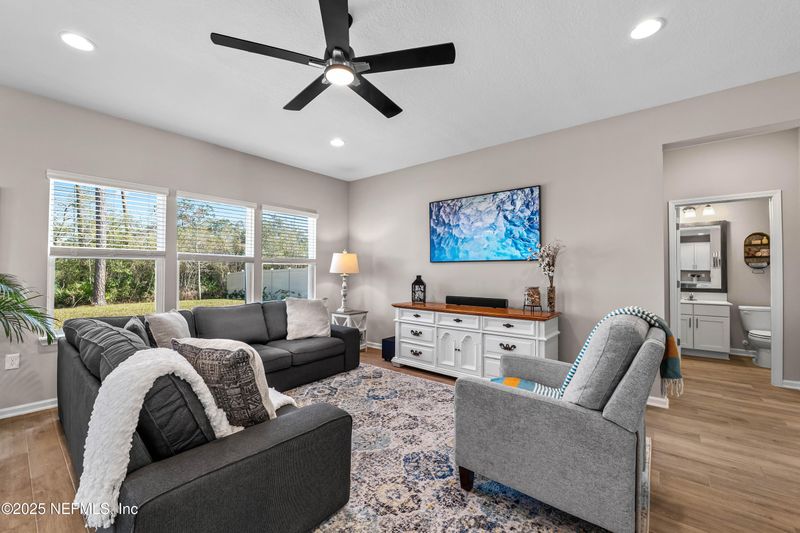 65969 Edgewater Dr, Yulee, FL 32097
