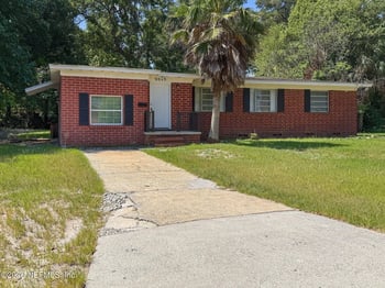 6628 Pine Summit Dr, Jacksonville, FL 32211