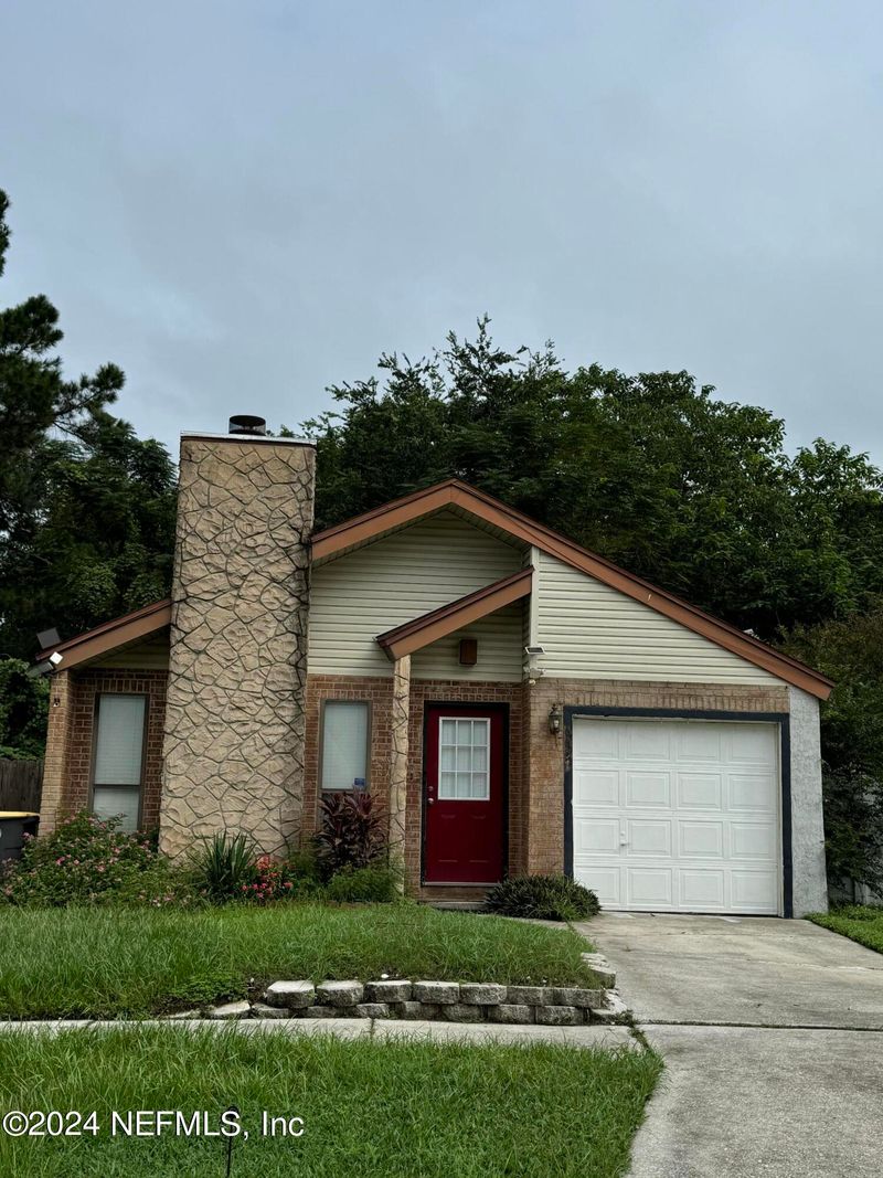 6637 Periwinkle Dr, Jacksonville, FL 32244