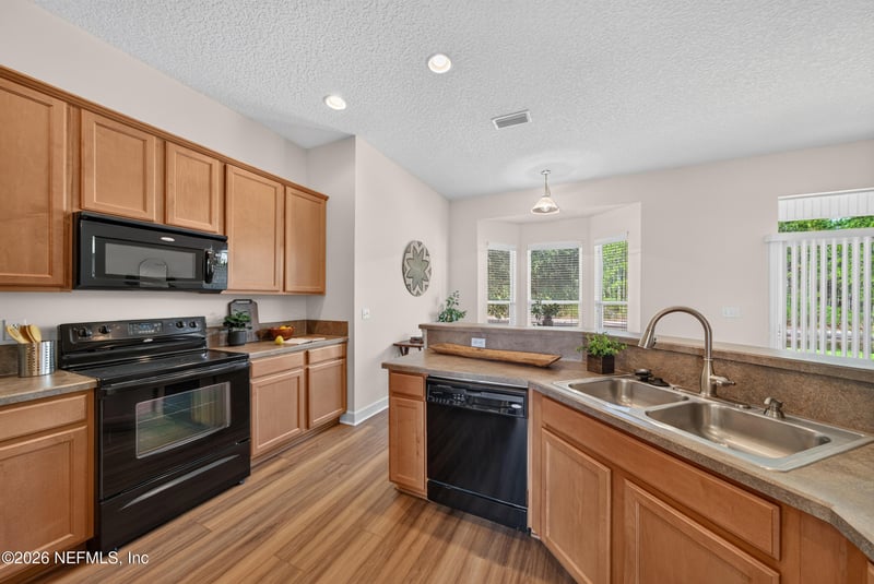 6668 Breeze Hill Ct, Jacksonville, FL 32222