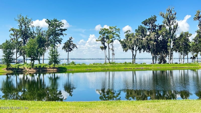 67 Oak Park Dr, St Johns, FL 32259
