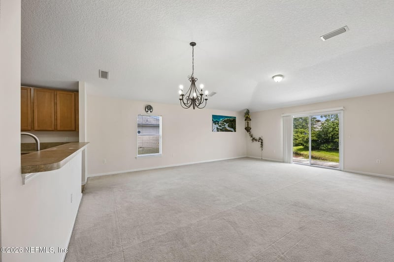 6717 N Gentle Oaks Dr, Jacksonville, FL 32244
