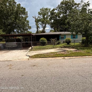 6752 Miss Muffet Ln N, Jacksonville, FL 32210