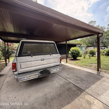 6752 Miss Muffet Ln N, Jacksonville, FL 32210