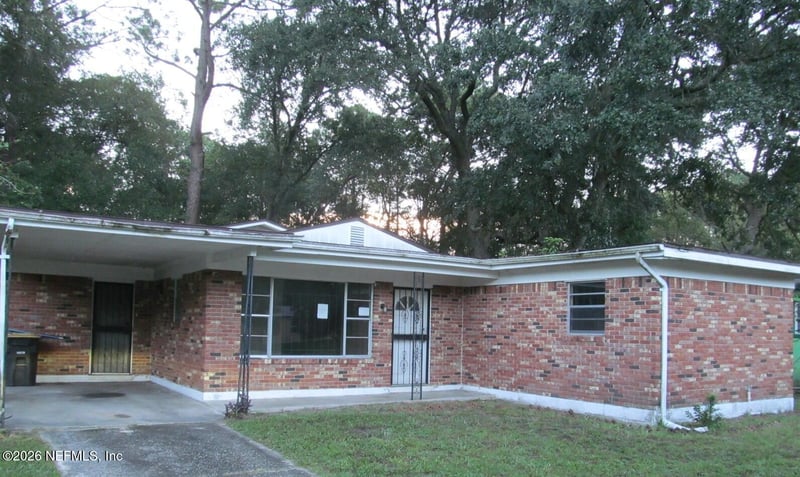 6765 Gaspar Cir E, Jacksonville, FL 32219
