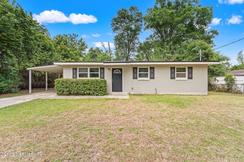 6781 Tinkerbell Ln, Jacksonville, FL 32210