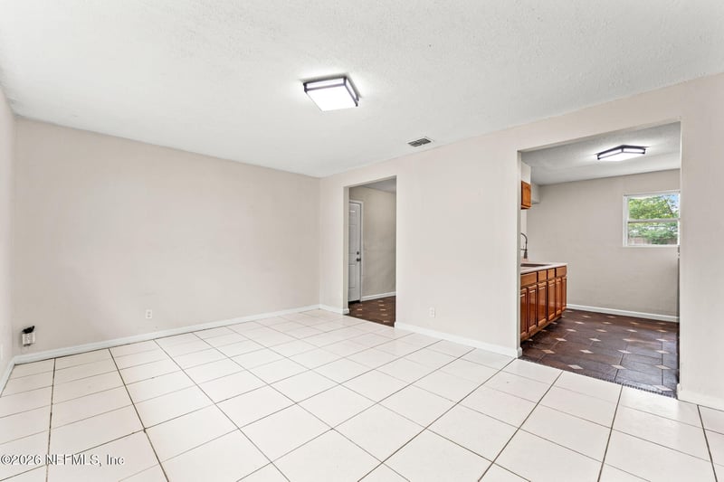6781 Tinkerbell Ln, Jacksonville, FL 32210