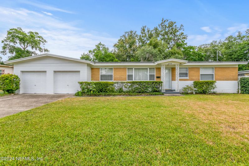 6830 Howalt Dr, Jacksonville, FL 32277
