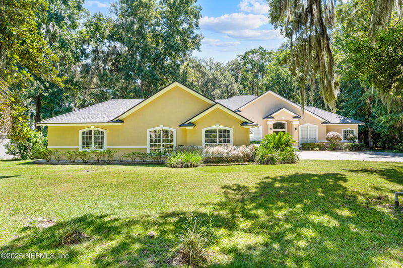 686 Frederic Dr, Fleming Island, FL 32003