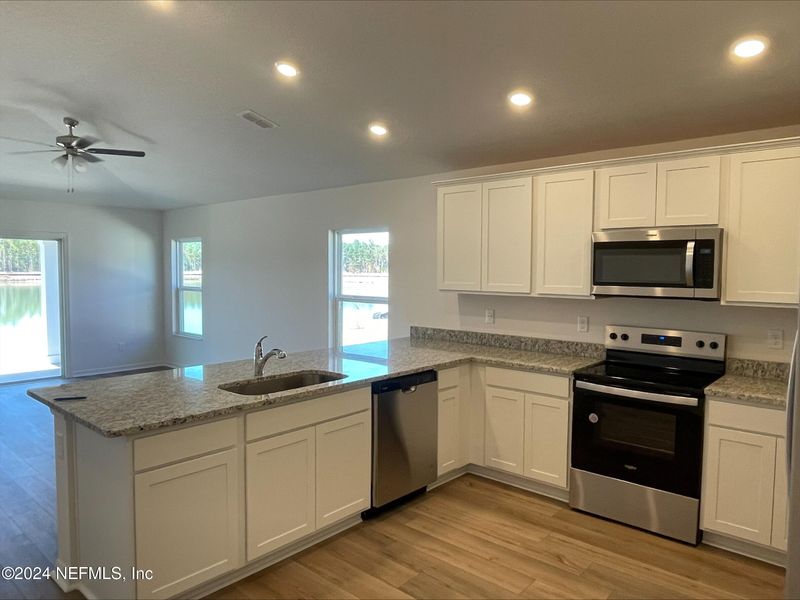 6863 Myrtle Oak Rd, Jacksonville, FL 32219