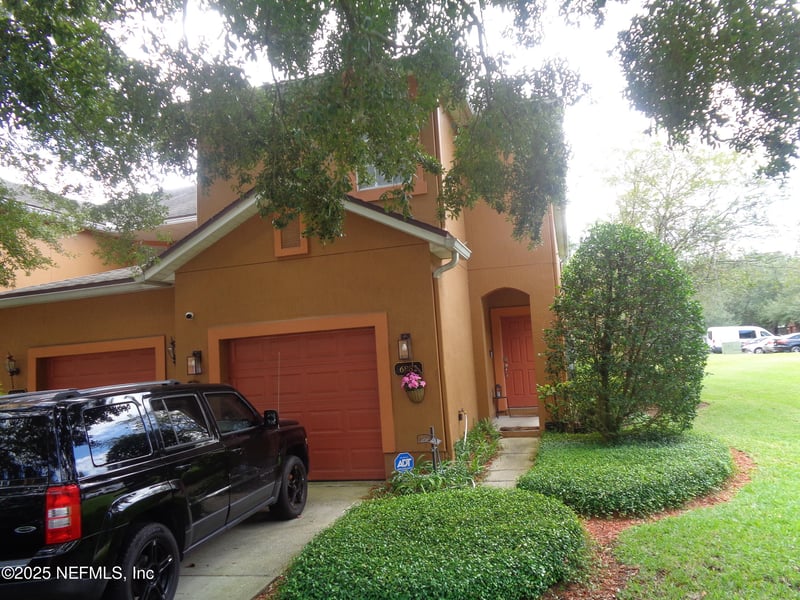 6882 Lake Mist Ln, Jacksonville, FL 32210