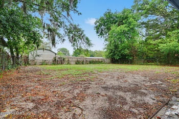 6889 Tom Thumb Dr, Jacksonville, FL 32210