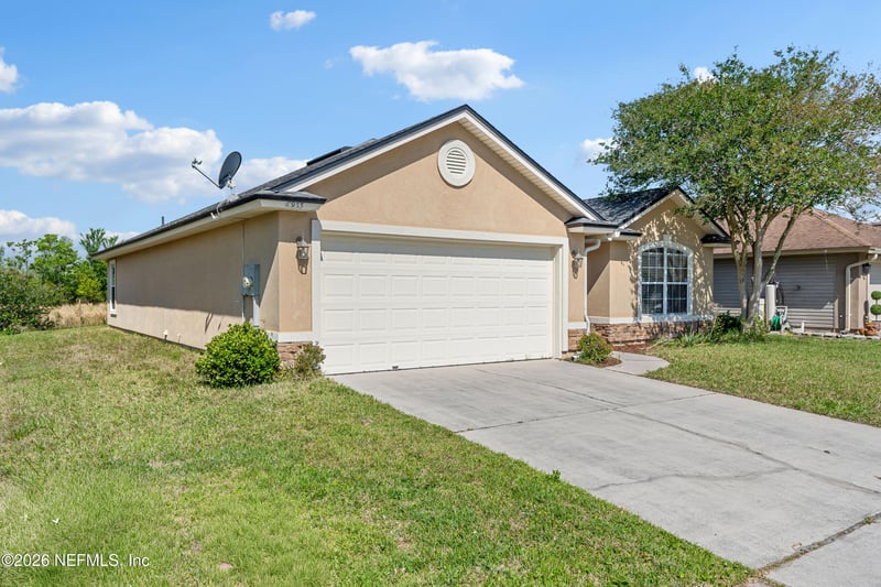 6933 Southern Oaks Dr W, Jacksonville, FL 32244