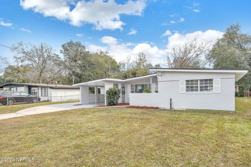 6942 Rollo Rd, Jacksonville, FL 32205