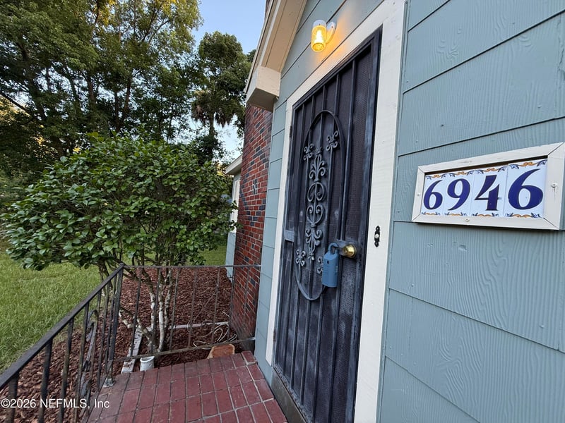 6946 Oakwood St, Jacksonville, FL 32208