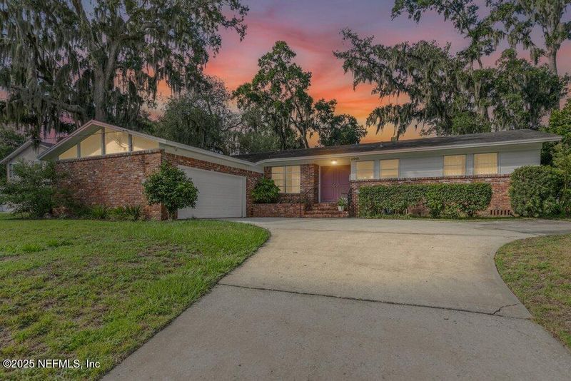 6948 Hanson Dr N, Jacksonville, FL 32210
