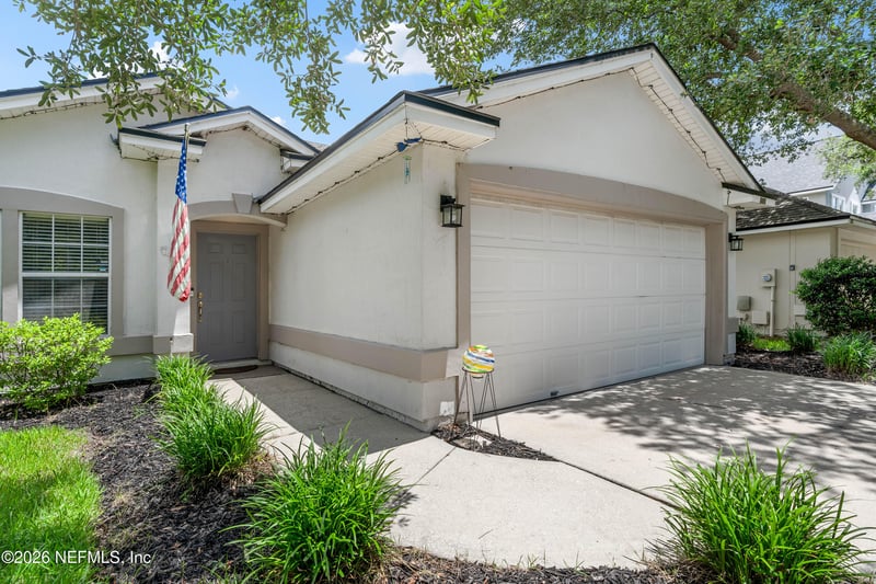 695 Bellshire Dr, Orange Park, FL 32065