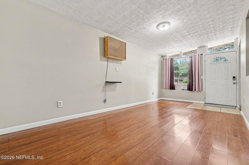 6951 Bernay Ave #5, Jacksonville, FL 32205