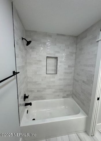 70 W 6th St, Atlantic Beach, FL 32233