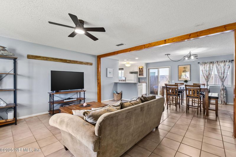 700 8th Ave N, Jacksonville Beach, FL 32250