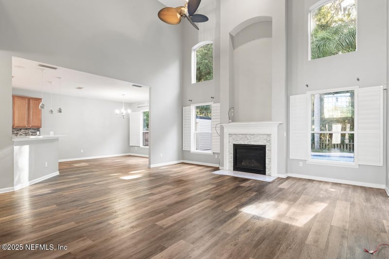 700 Reflection Cove Rd E, Jacksonville, FL 32218