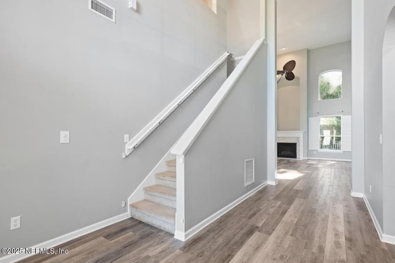 700 Reflection Cove Rd E, Jacksonville, FL 32218