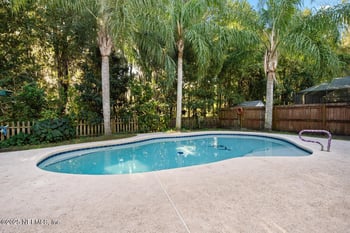 700 Reflection Cove Rd E, Jacksonville, FL 32218