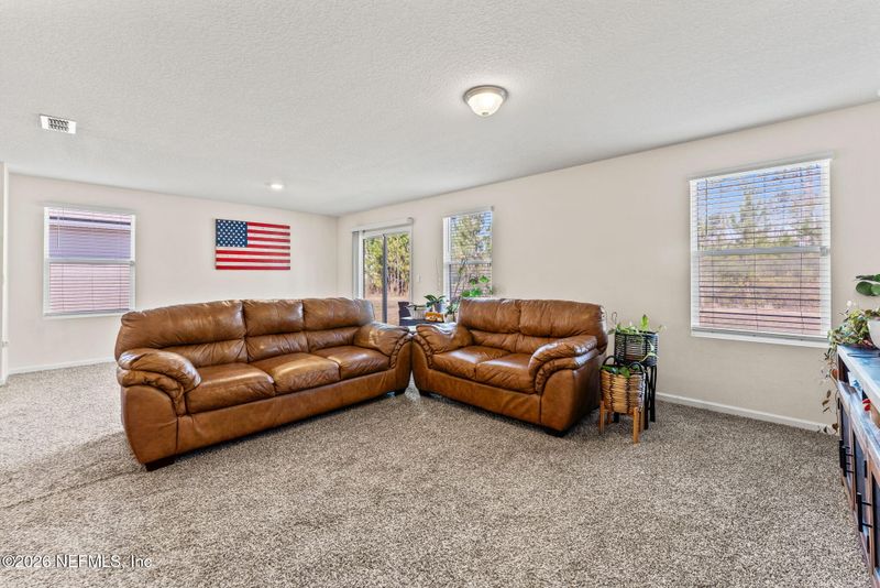 70013 Misty Lake Ct, Yulee, FL 32097