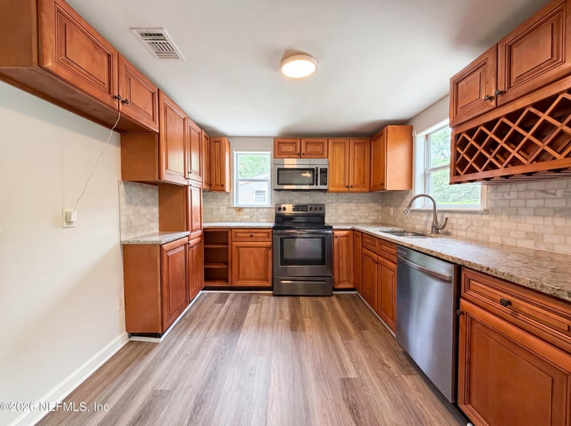 7008 Thurston Rd, Jacksonville, FL 32210