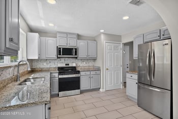 7015 Miss Muffet Ln N, Jacksonville, FL 32210