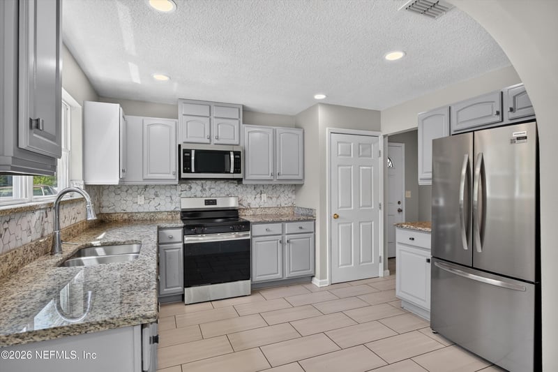 7015 Miss Muffet Ln N, Jacksonville, FL 32210