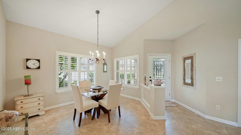 702 Divot Ct, St Augustine, FL 32080