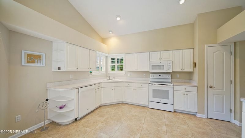 702 Divot Ct, St Augustine, FL 32080