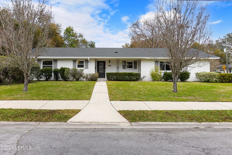 704 Acapulco Rd, Jacksonville, FL 32216