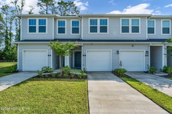 704 Holly Lakes Dr, Orange Park, FL 32073