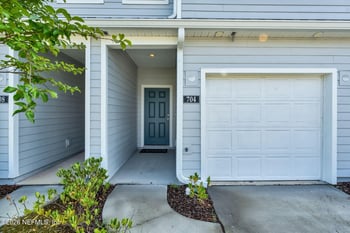 704 Holly Lakes Dr, Orange Park, FL 32073