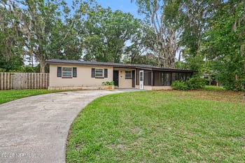 7044 Red Robin Dr, Jacksonville, FL 32210