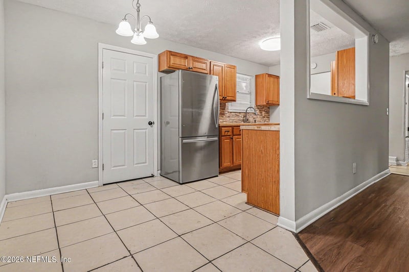 7044 Red Robin Dr, Jacksonville, FL 32210