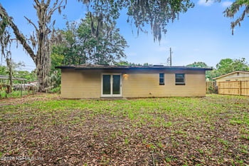 7044 Red Robin Dr, Jacksonville, FL 32210