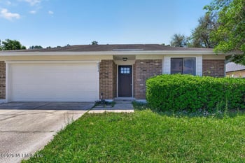 7053 Eagles Perch Dr, Jacksonville, FL 32244