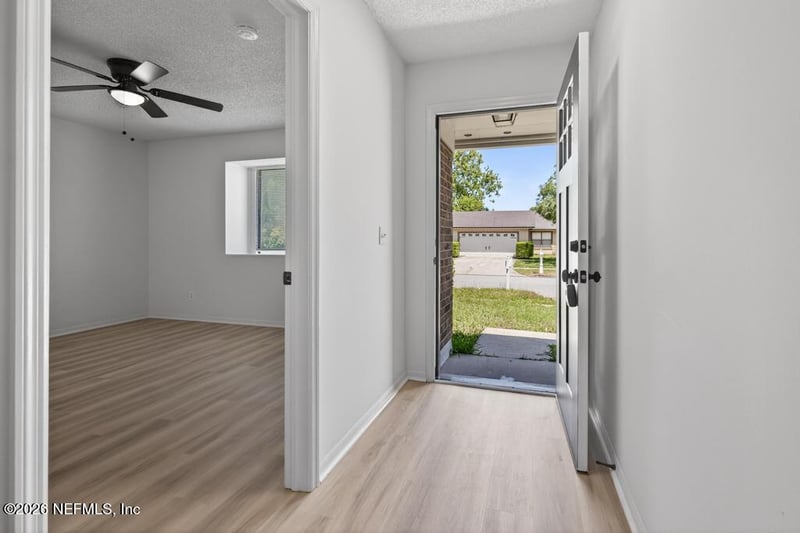7053 Eagles Perch Dr, Jacksonville, FL 32244