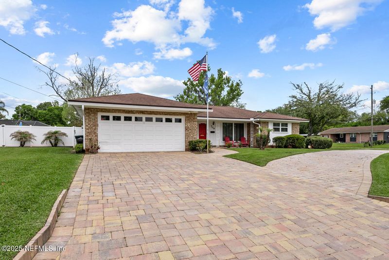 706 Montego Rd E, Jacksonville, FL 32216