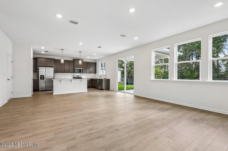 706 Panther Lake Pw, Jacksonville, FL 32221