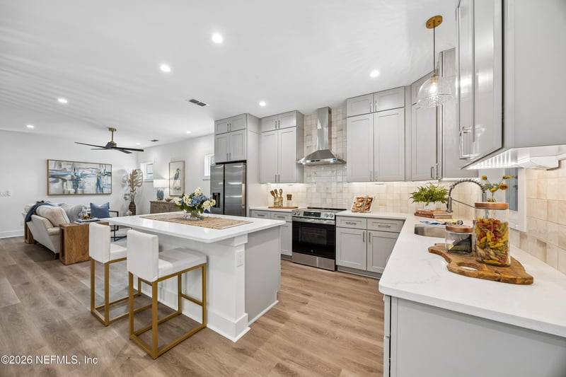 706 S 9th St, Fernandina Beach, FL 32034
