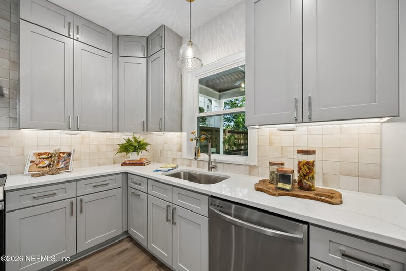 706 S 9th St, Fernandina Beach, FL 32034