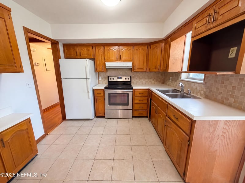 7073 Cotillion Rd N, Jacksonville, FL 32211
