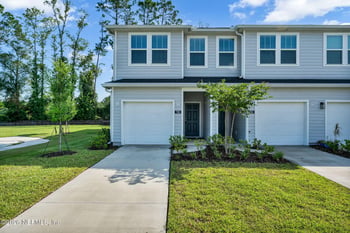 708 Holly Lakes Dr, Orange Park, FL 32073